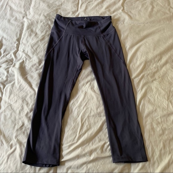 𝅺APANA Charcoal Gray Cropped Leggings With Calf Cutout Detail Size Small (907) - Picture 1 of 10